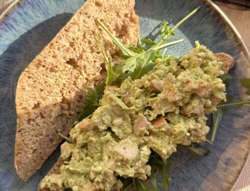 Het broodje met de avocado salade en gerookte kip 🤤🥑🍗