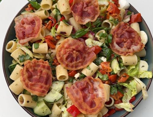 De pasta salade met krokante spek en een frisse dressing 🤩🥓🍝 | Heerlijk snel & zomers receptje!